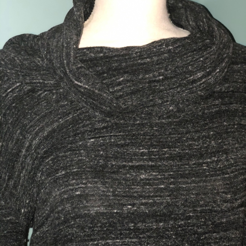 Laila Jayde top size medium.